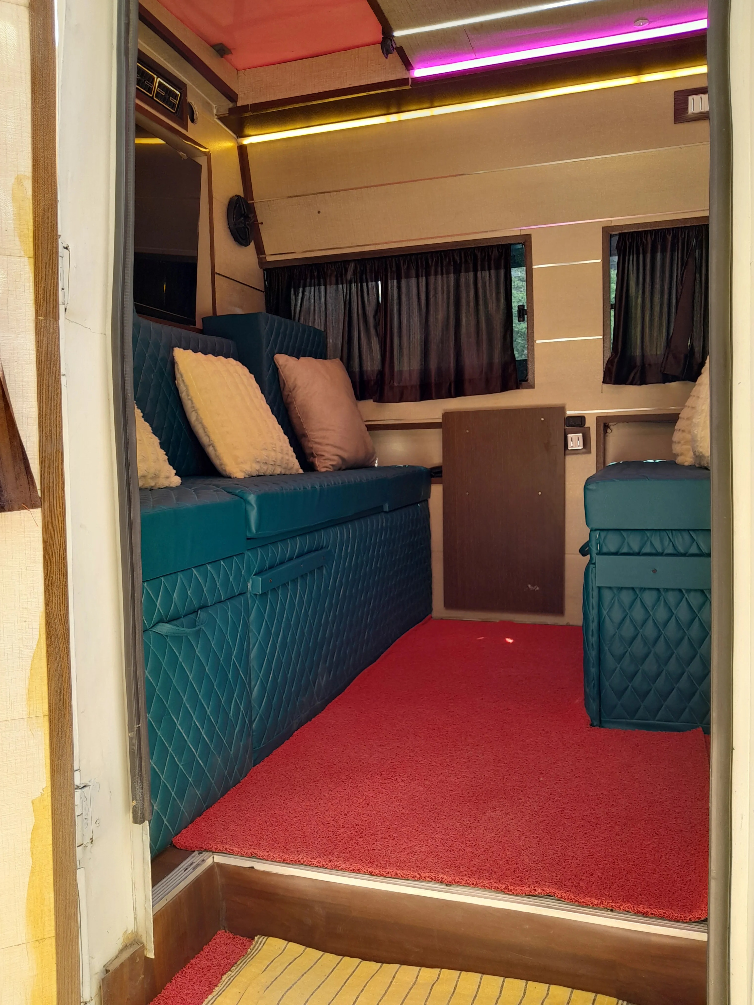 Caravan on Rent Delhi